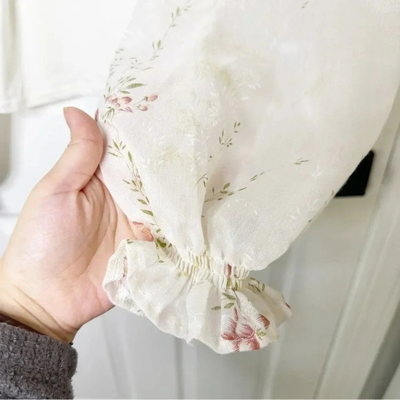 Natalia Trevino Amaro Scoop Neck Long Sheer Floral Balloon Sleeve Top Size S - Picture 3 of 4